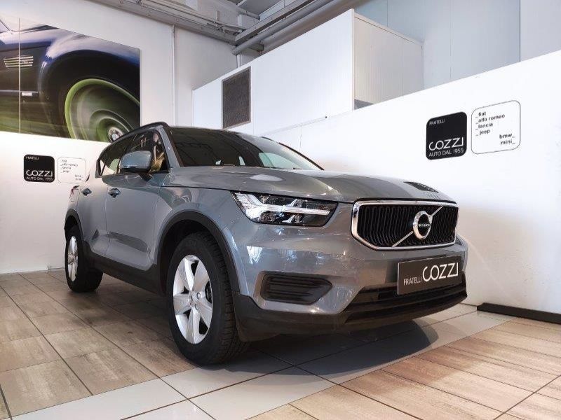 VOLVO XC40 (2017-->) XC40 D3 Geartronic Momentum - Cozzi