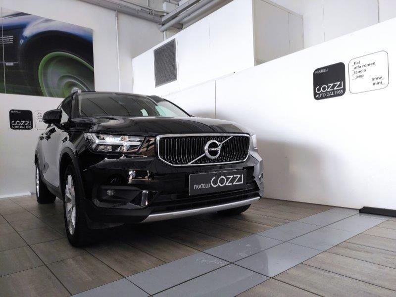 VOLVO XC40 (2017-->) XC40 T2 Geartronic Momentum Core N1 - Cozzi