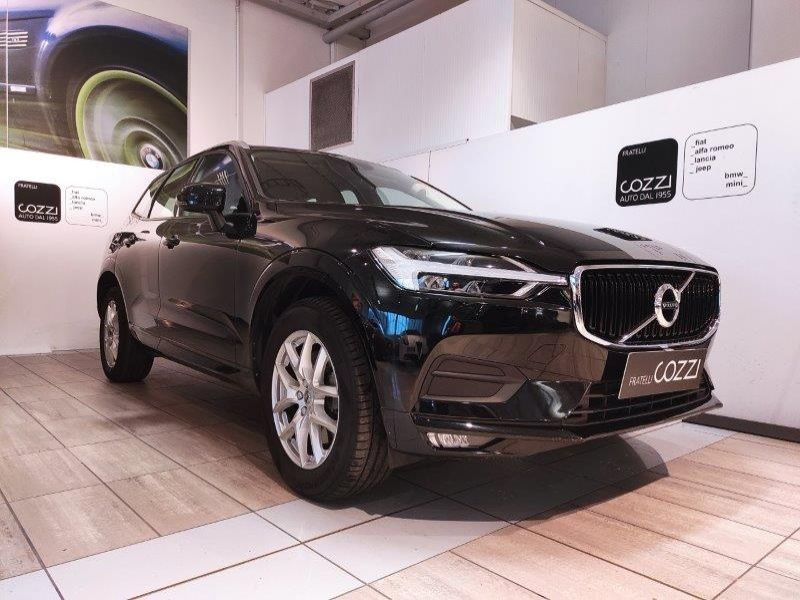 VOLVO XC60 (2017-->) XC60 B4 (d) AWD Geartronic Momentum - Cozzi